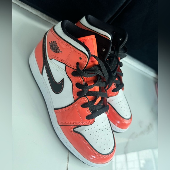 Nike Jordan's size 6Y